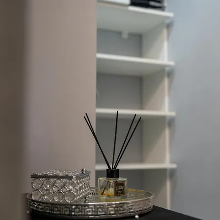 Rose's Luxury